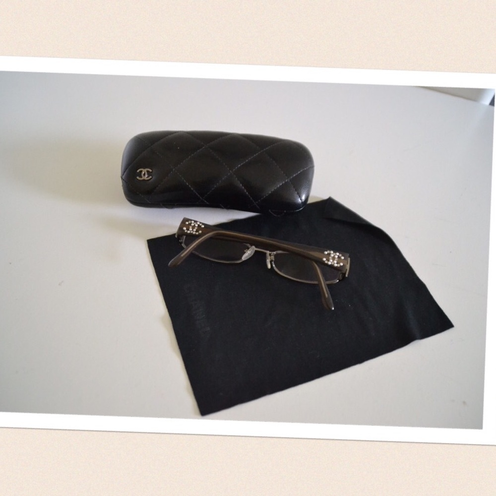 Chanel eyeglasses with cloth and case